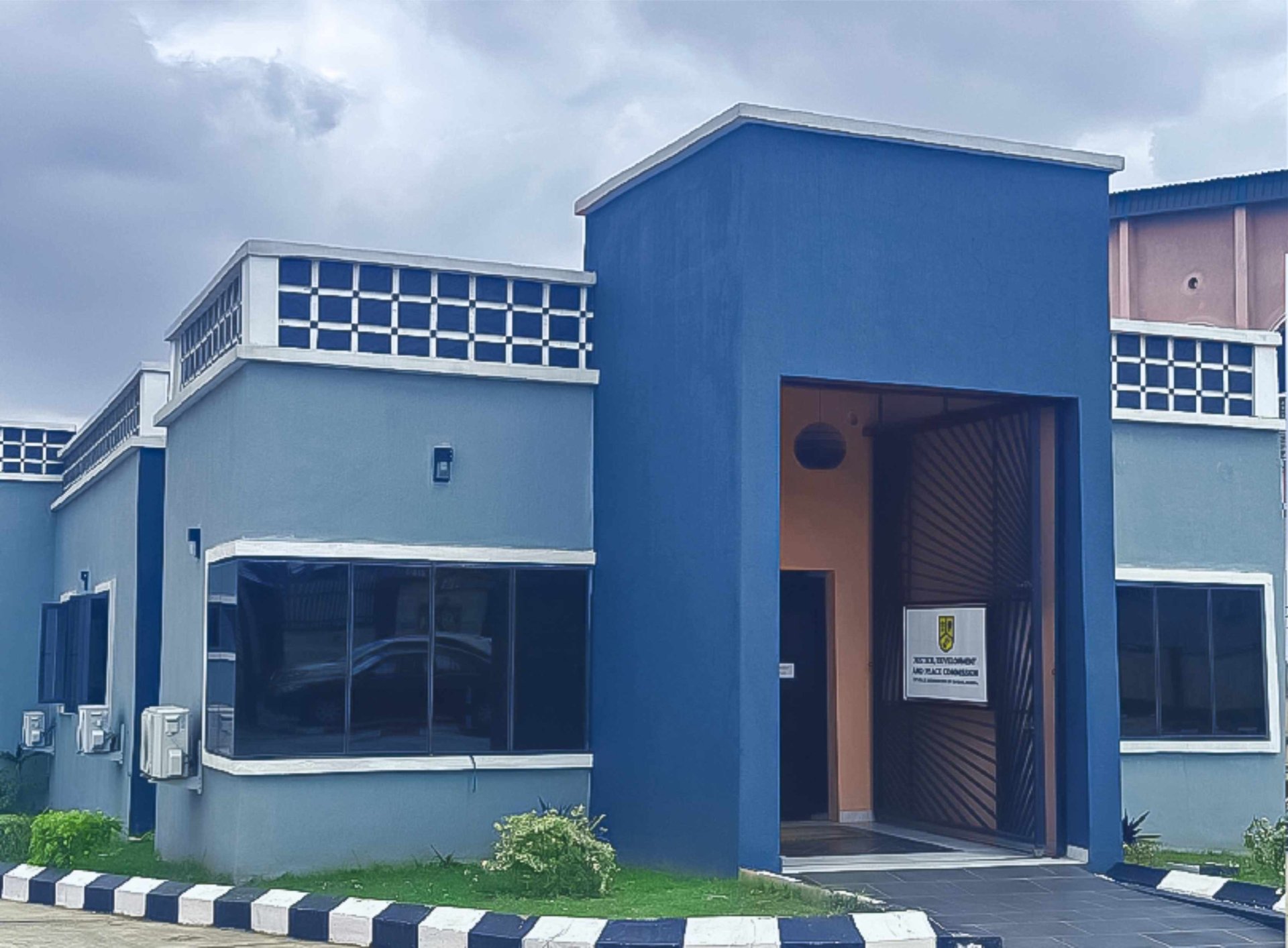 construction of a modern office building — gallery image